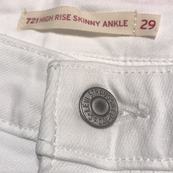 NWT Levi’s 721 High Rise Skinny Ankle Distressed - Picture 6 of 6